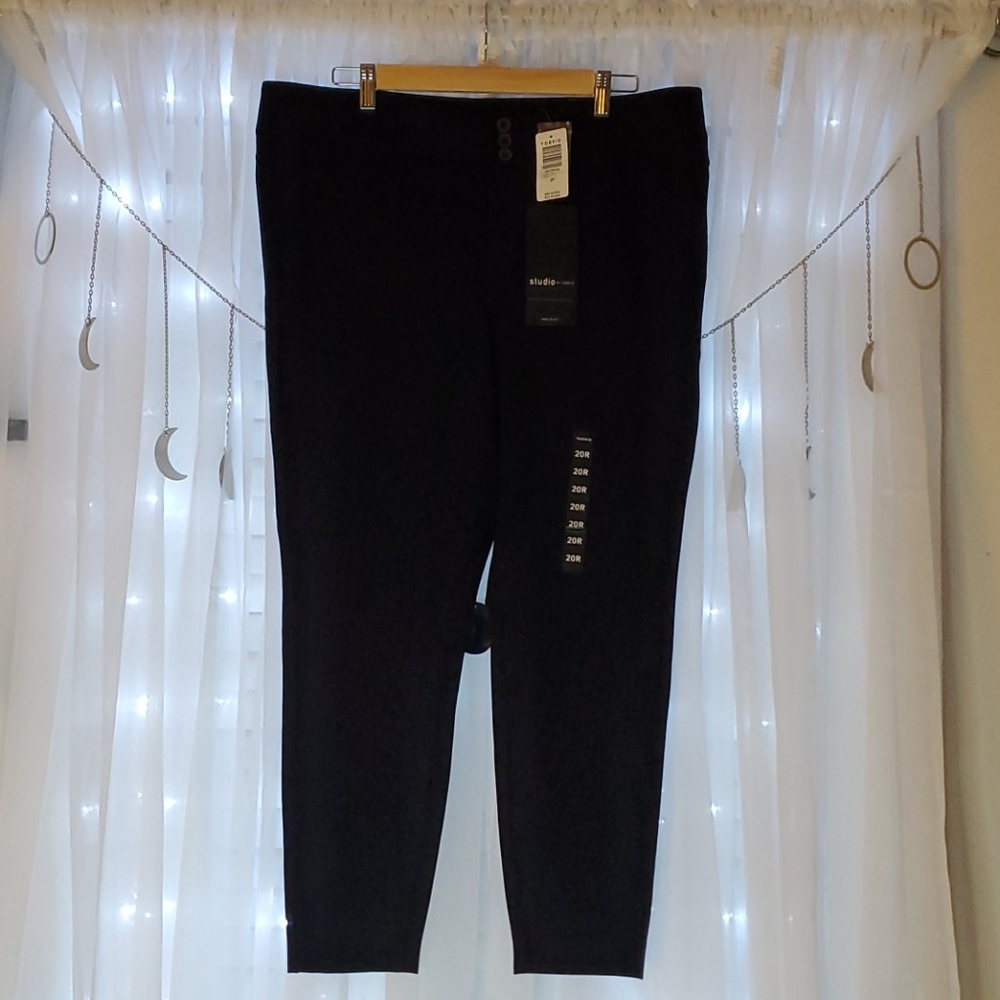 Torrid Black Pointe Stretch 3 Button Jegging